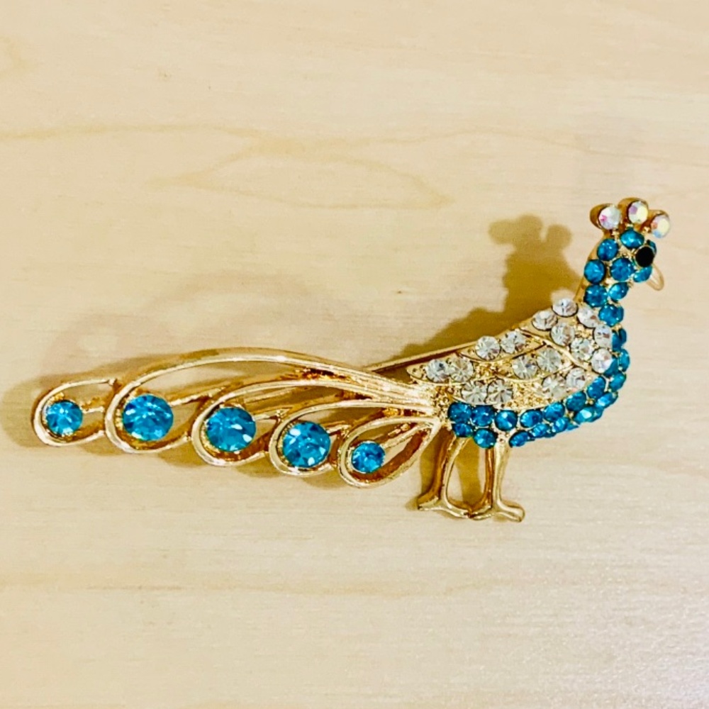 🦚 NEW 🦚 Unique Vivid Peacock Brooch